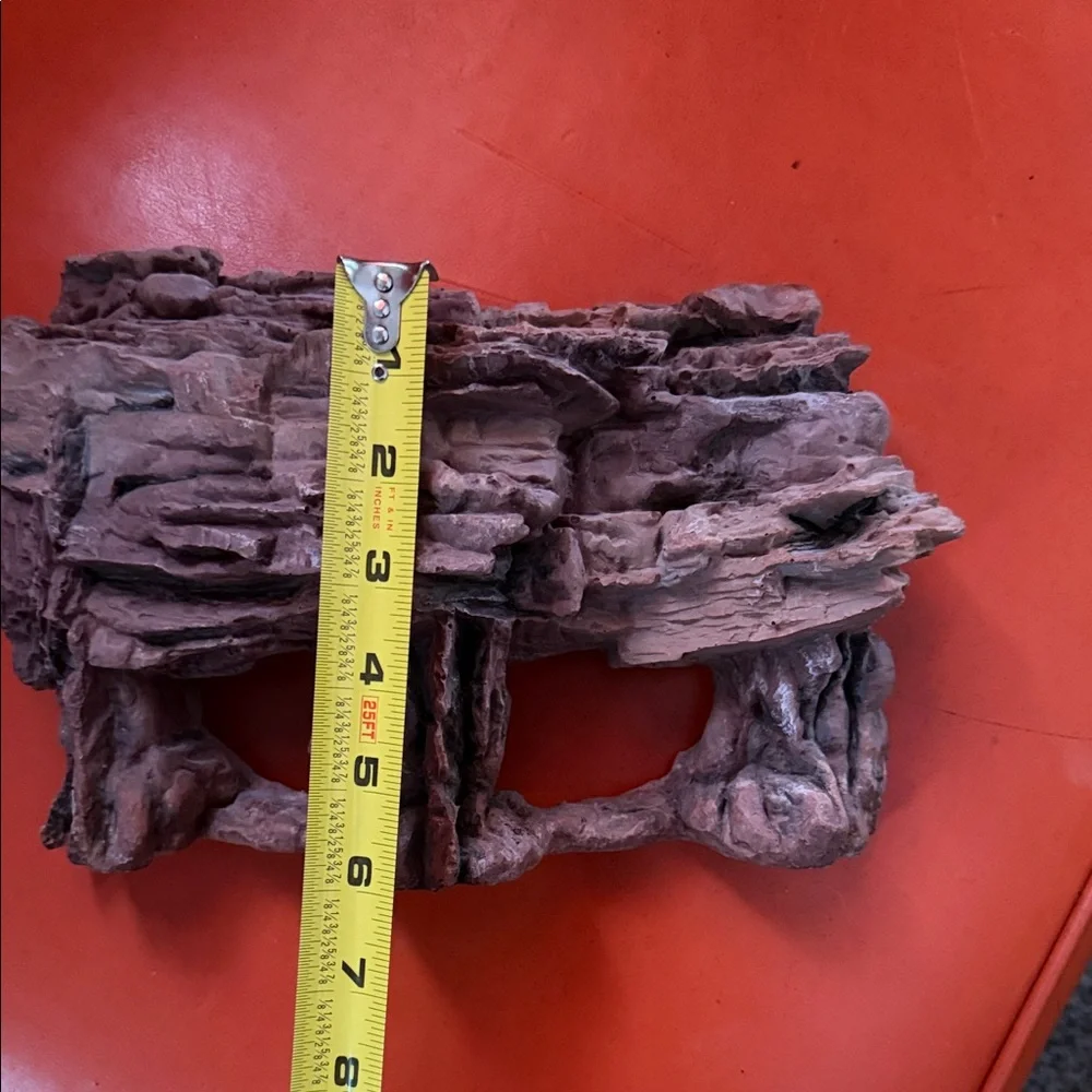 Rustic Brown Reptile Habitat Rock Formation